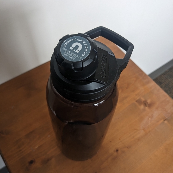 CamelBak | 1.5L Chute Mag BPA Free Water Bottle Charcoal - Picture 2 of 5